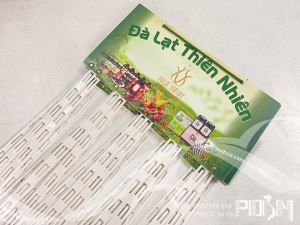 Bảng treo dây nhựa treo sản phẩm Đà Lạt Thiên Nhiên